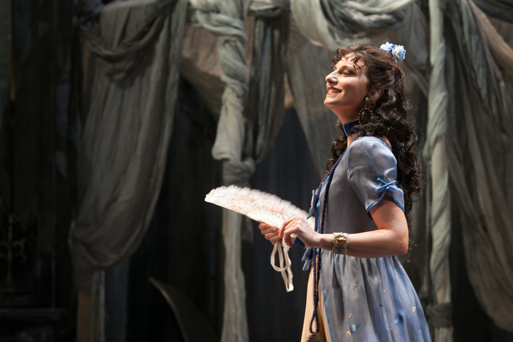 Daniela Pini (Dorabella). Così fan tutte, Teatro Regio di Torino. © Edoardo Piva