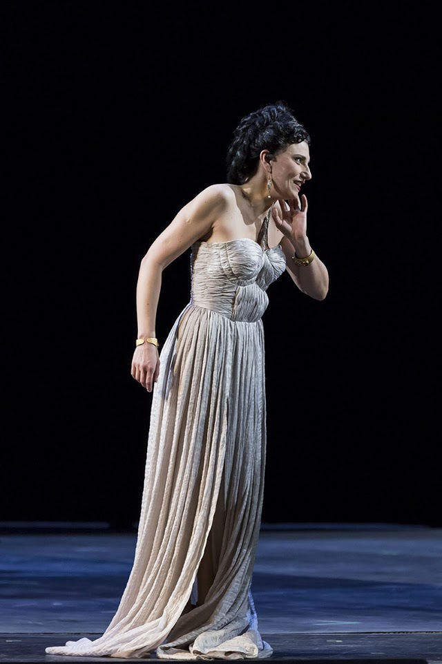 Daniela Pini (Angelina). Teatro Regio di Torino. © Ramella&Giannese - Edoardo Piva