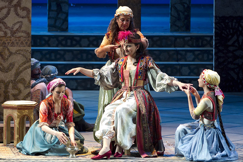 Daniela Pini (Isabella). Teatro Regio di Torino, © Edoardo Piva