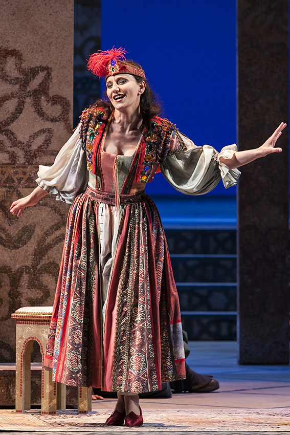 Daniela Pini (Isabella). Teatro Regio di Torino, © Edoardo Piva