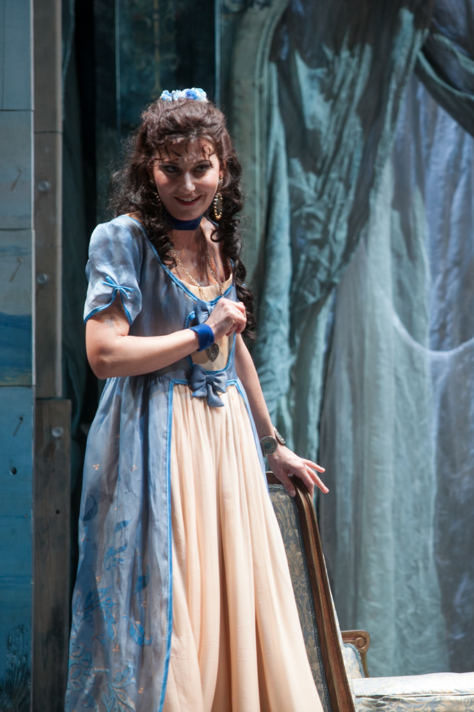 Daniela Pini (Dorabella). Così fan tutte, Teatro Regio di Torino. © Edoardo Piva