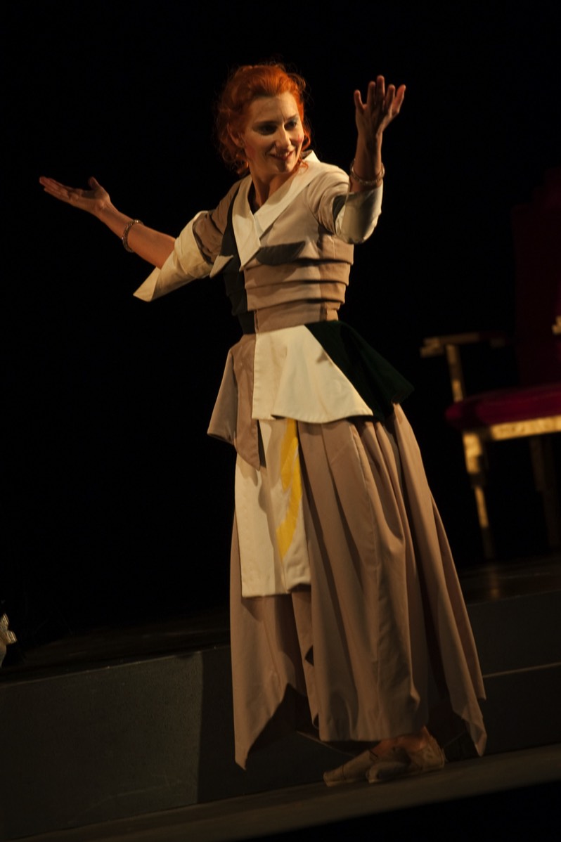 Daniela Pini (Angelina). Seattle Opera. © Elise Bakketun Photography