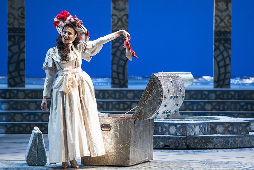 Daniela Pini (Isabella). Teatro Regio di Torino, © Edoardo Piva